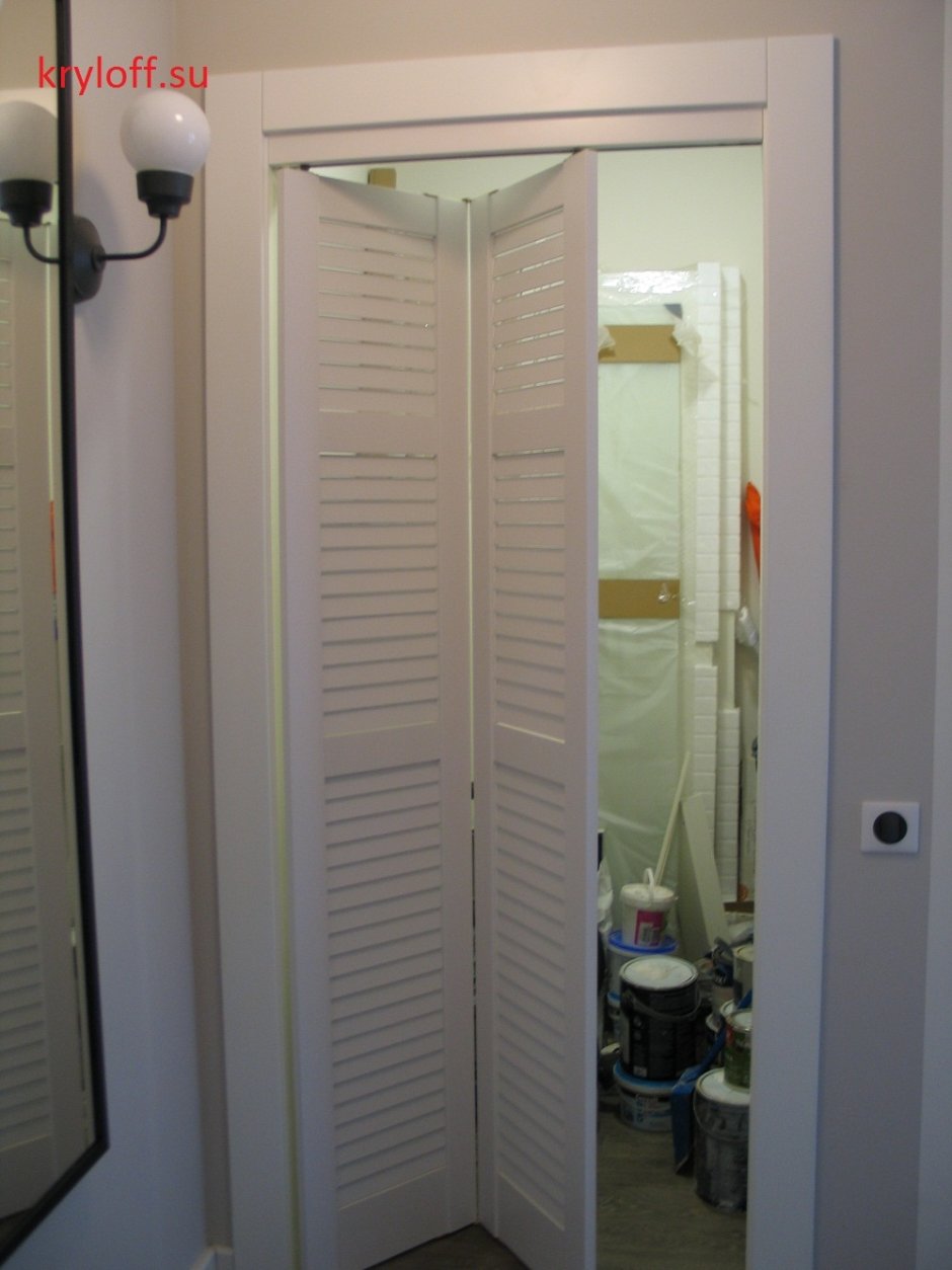 Дверь гармошка жалюзийная в гардеробную