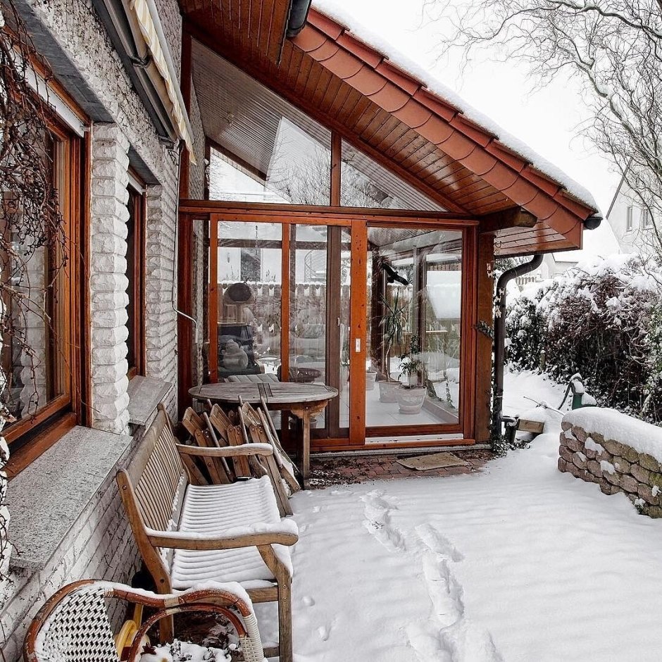 Веранда с балконом