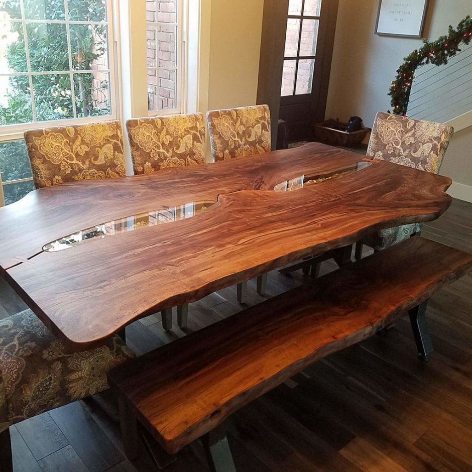 Необычные столы из массива дерева