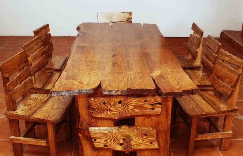 Самодельные столы и стулья из дерева