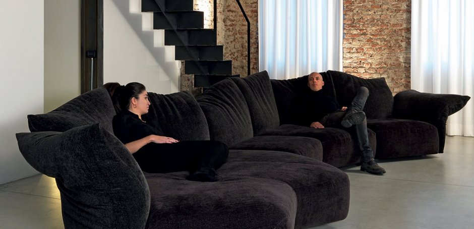 Синди Кроуфорд кожаный диван