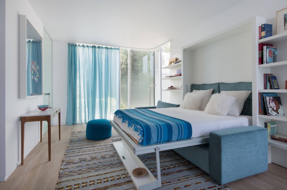 Кровать в однокомнатной квартире