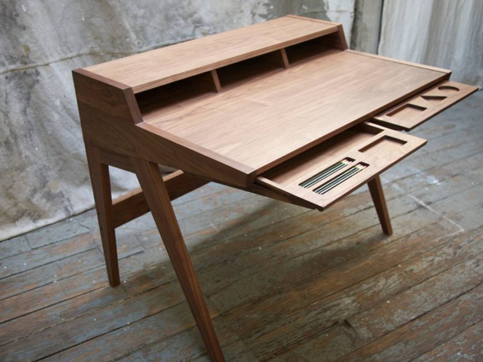 Письменный стол из фанеры