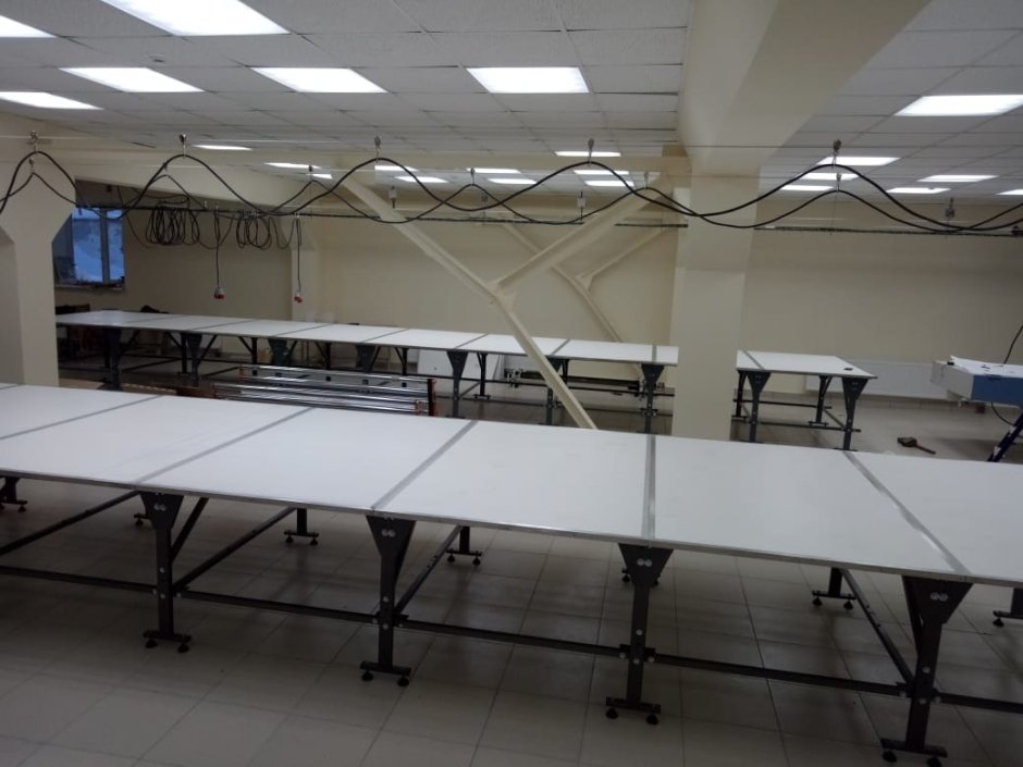 Раскройный стол для швейного производства