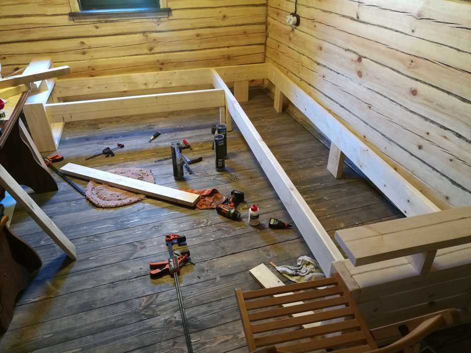 Скамья в предбанник