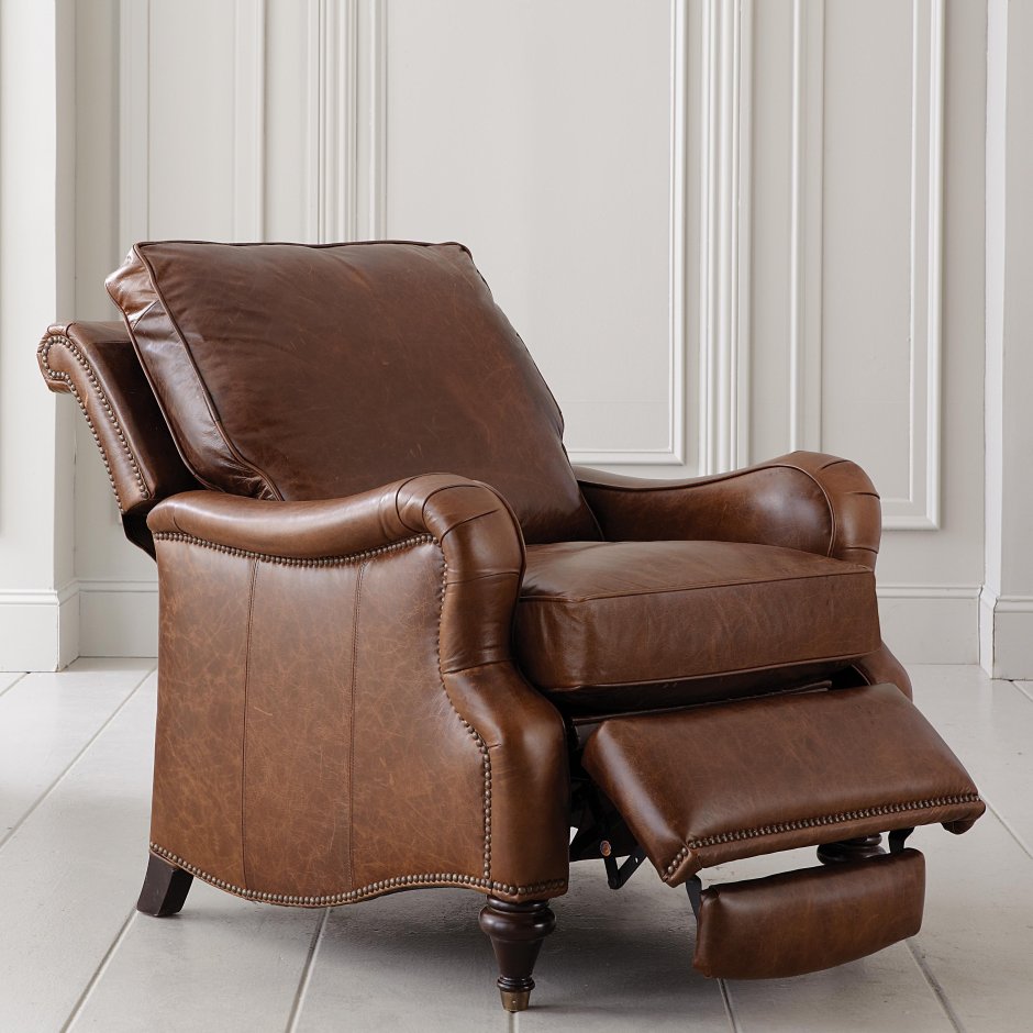 Кресло откидное с подставкой для ног