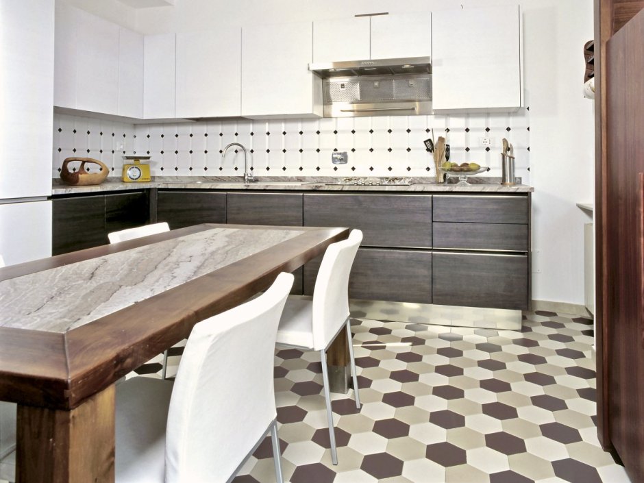 Шестигранная плитка на кухне