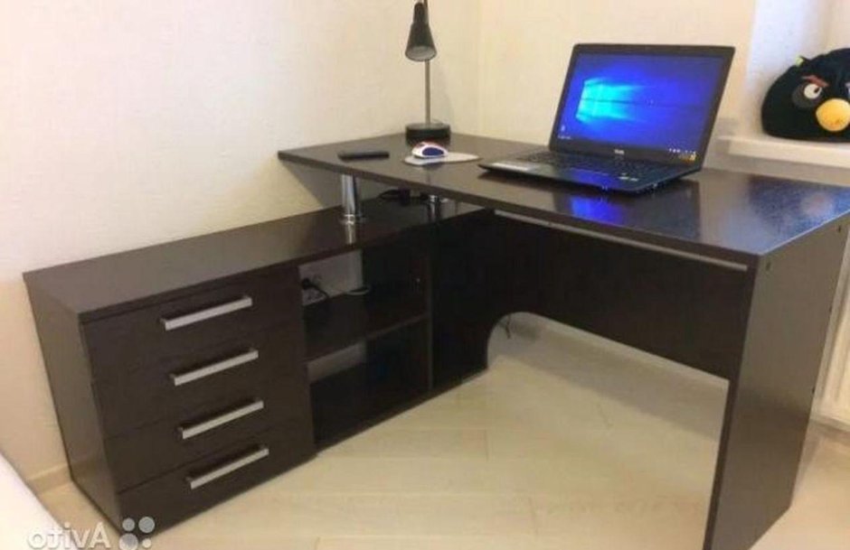 Стол письменный Алькор