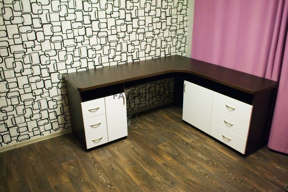 Стол письменный ТЭКС Сити-1