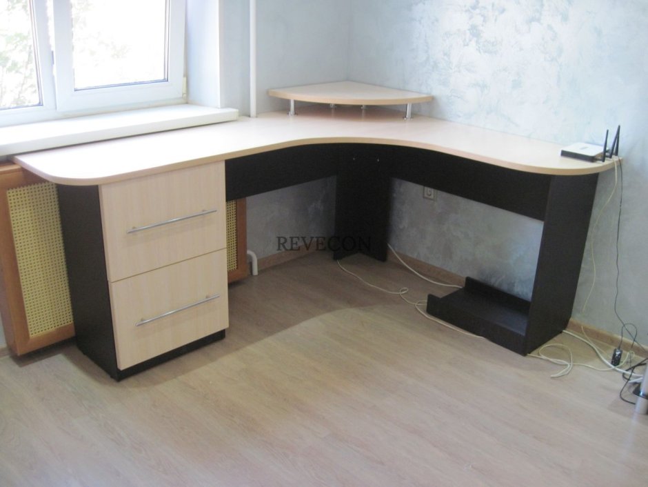 Стол письменный Axiom, белый