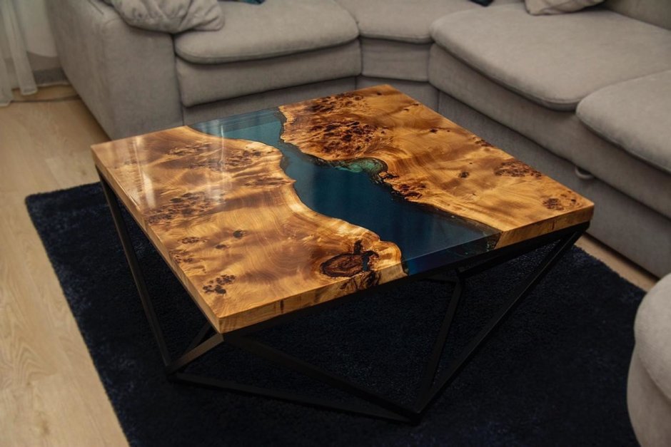 Журнальный столик из эпоксидной смолы