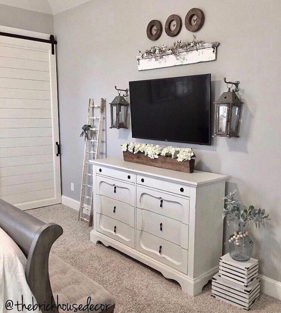 Икеа ХЕМНЭС черная полка над ТВ