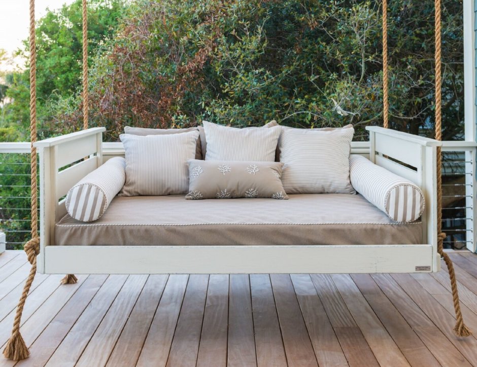 Диван из дерева