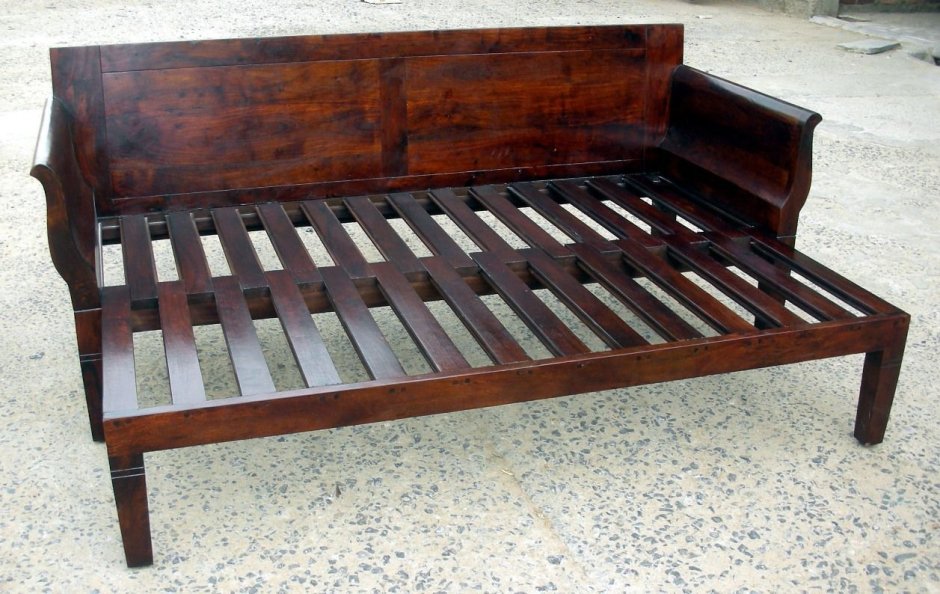 Складная кровать из дерева