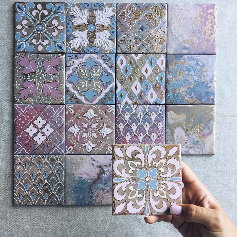 Керамическая плитка расписанная вручную
