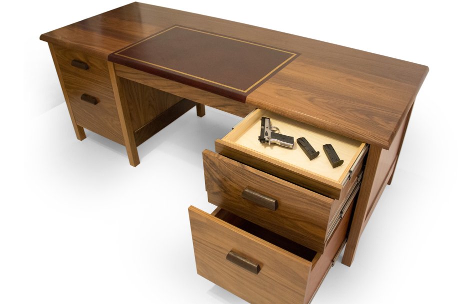 Стол с тайником