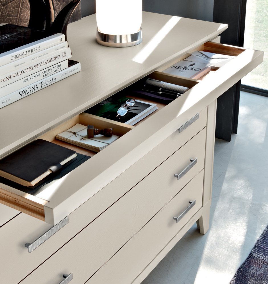 Полки с потайными ящиками