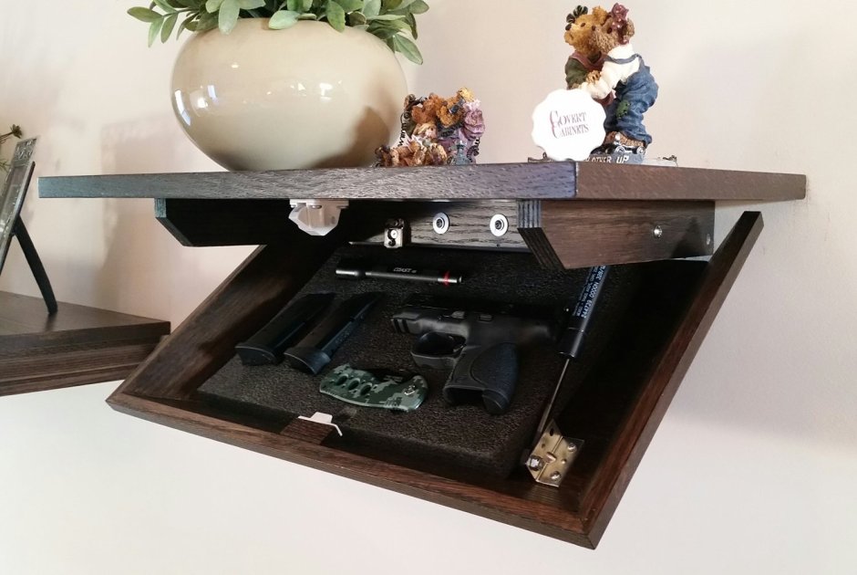 Полка для зарядки гаджетов