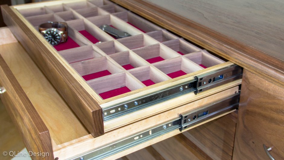 Полка с потайным ящиком