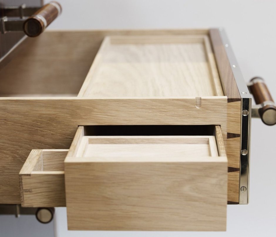 Стенка с рабочим метом в гости