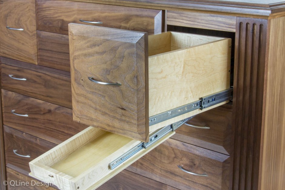 Тумбочка с секретными ящиками