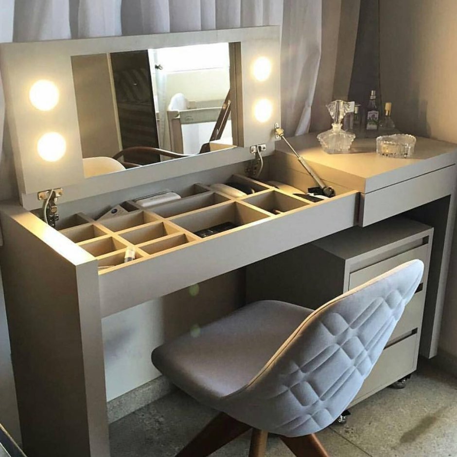 Стол встроенный в шкаф