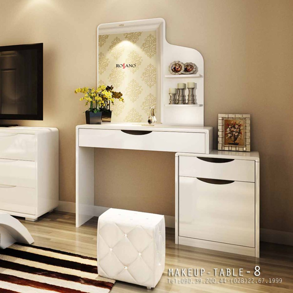 Трюмо с зеркалом в спальню