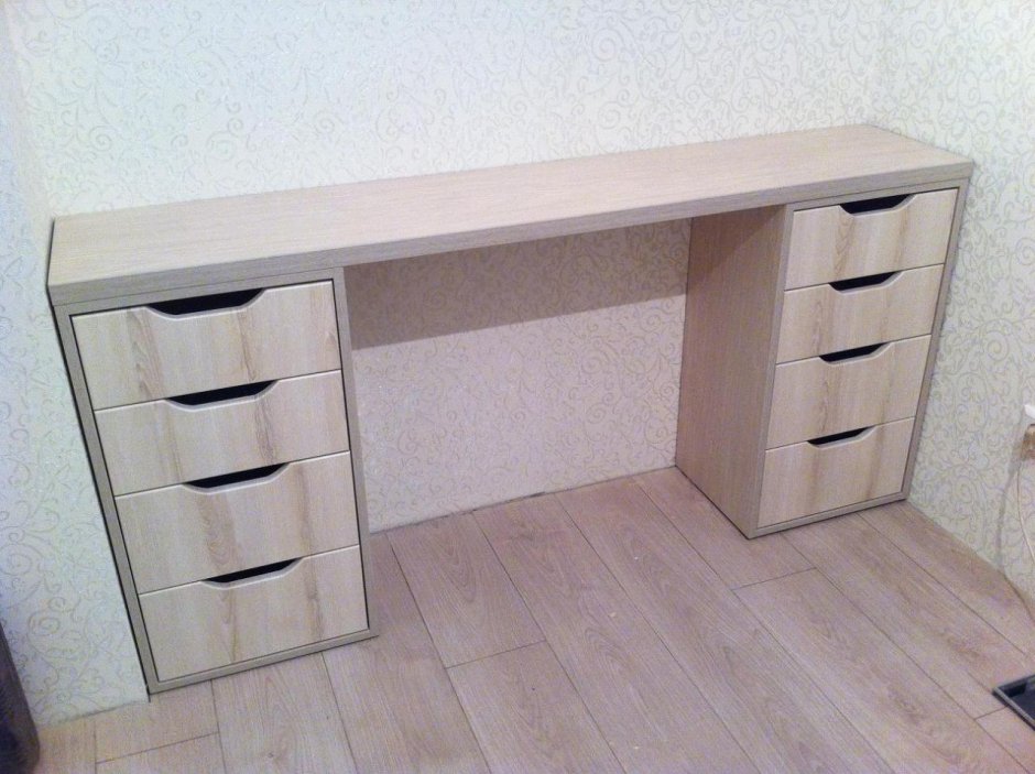 Письменный стол Эггер