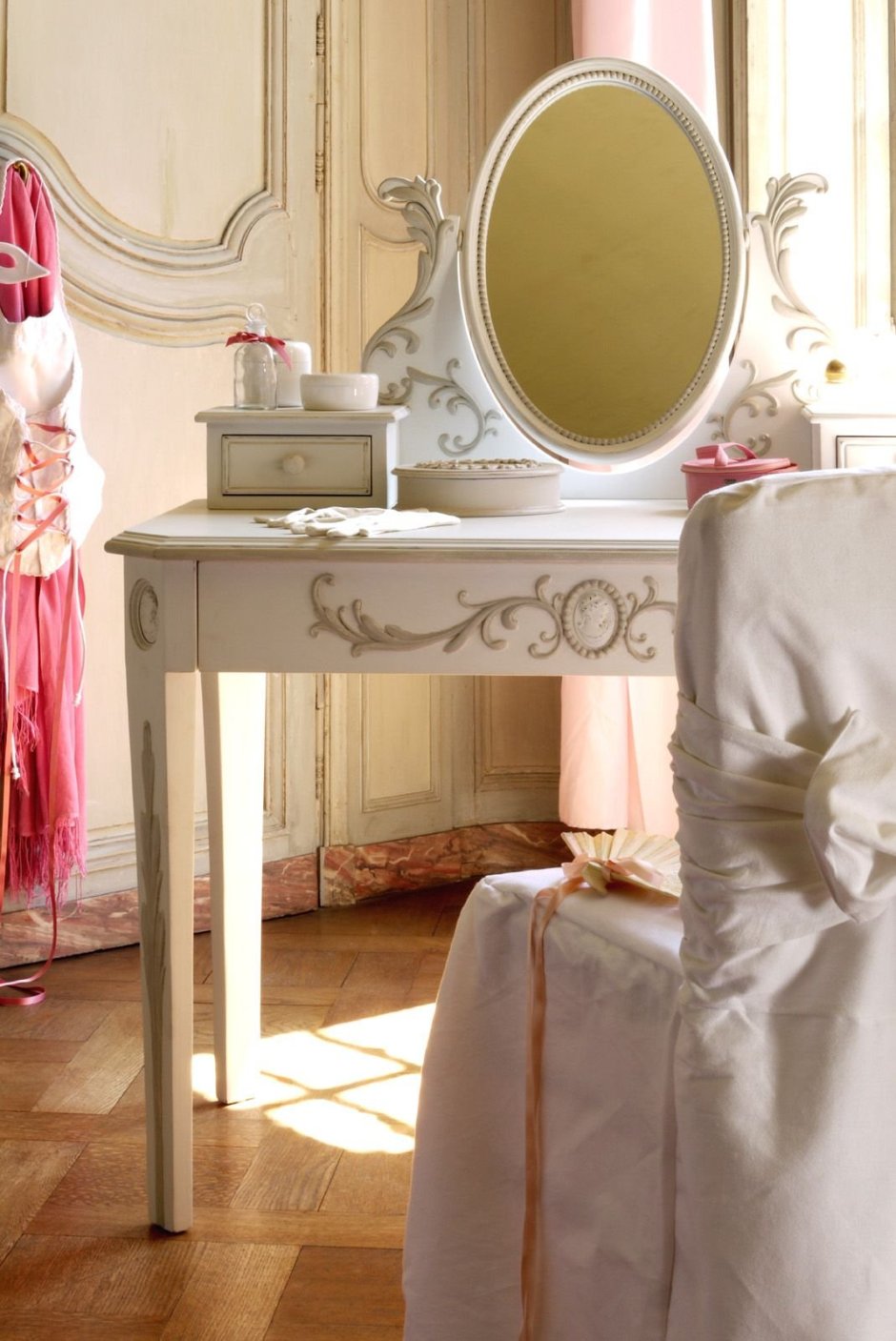 Макияжный столик Оливер