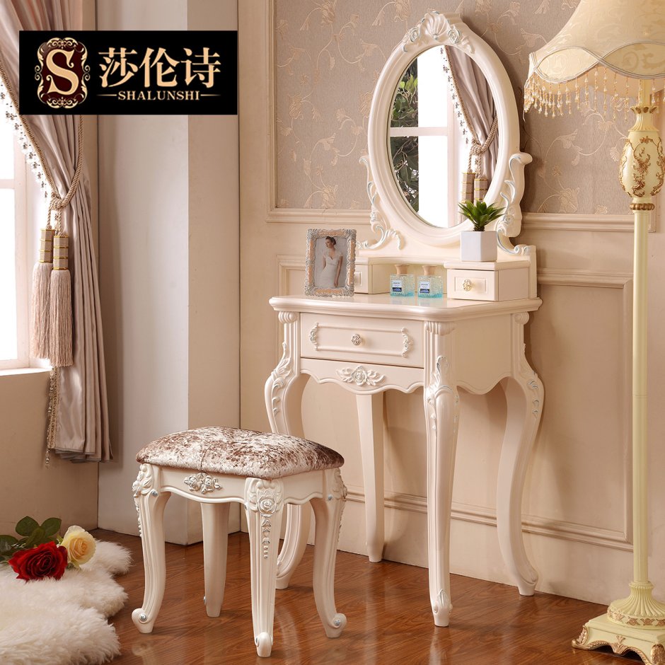 Винтажный туалетный столик