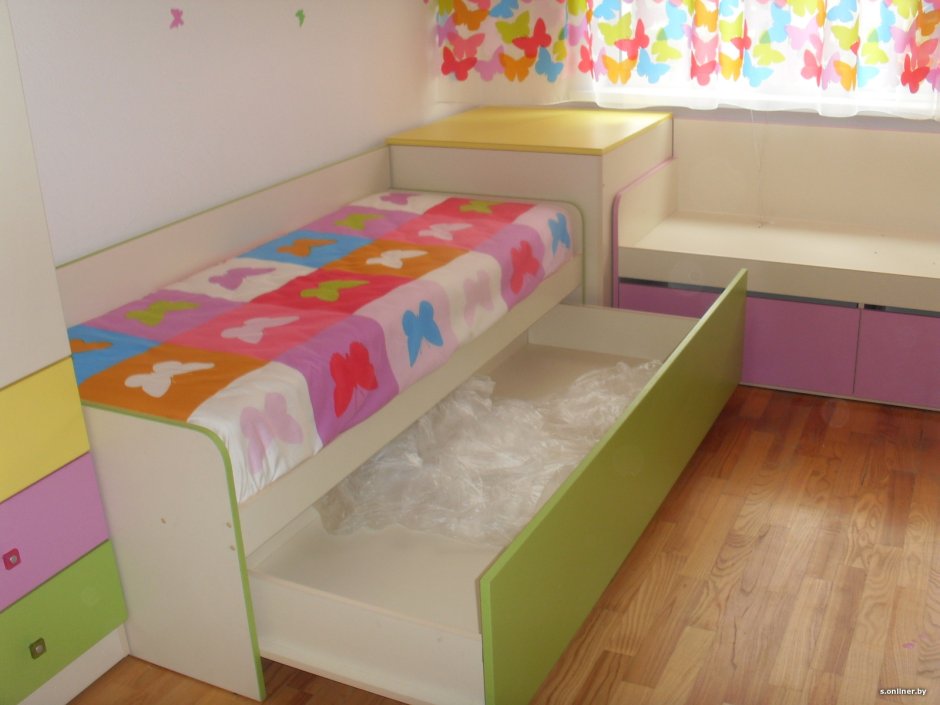 Угловая детская мебель с кроватью