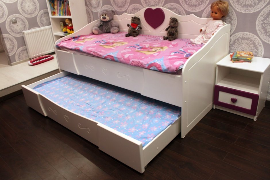 Выкатная двухъярусная кровать для детей