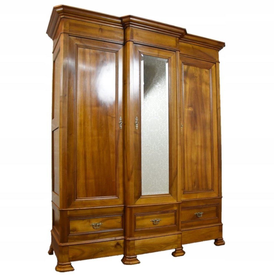 Старый платяной шкаф