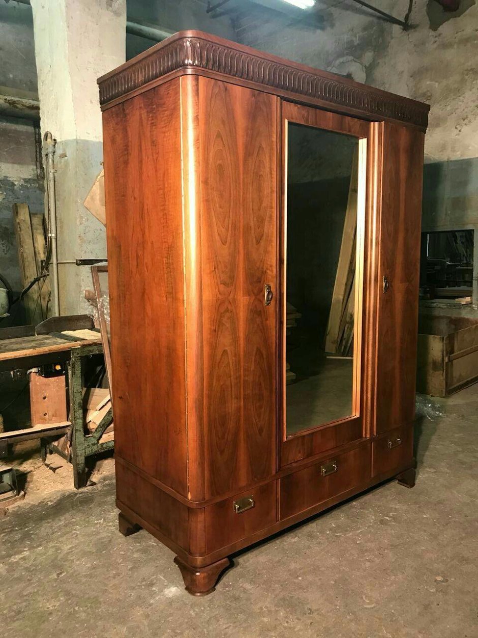 Шифоньер 30-х годов