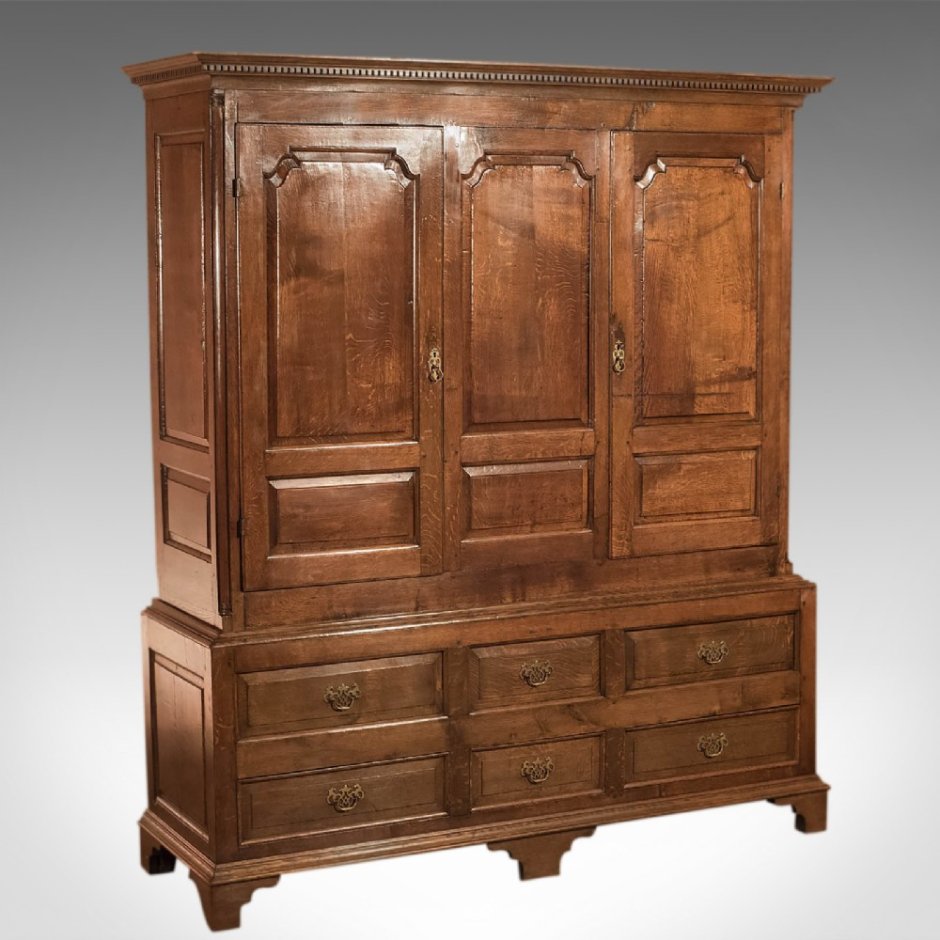 Старый шкаф