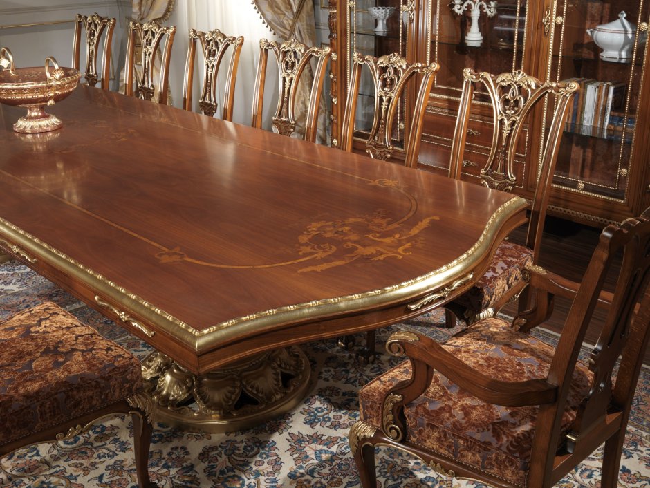 Роскошный стол