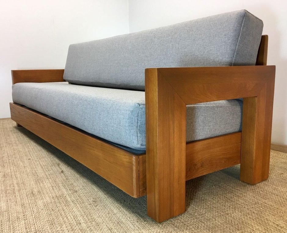 Самодельный деревянный диван