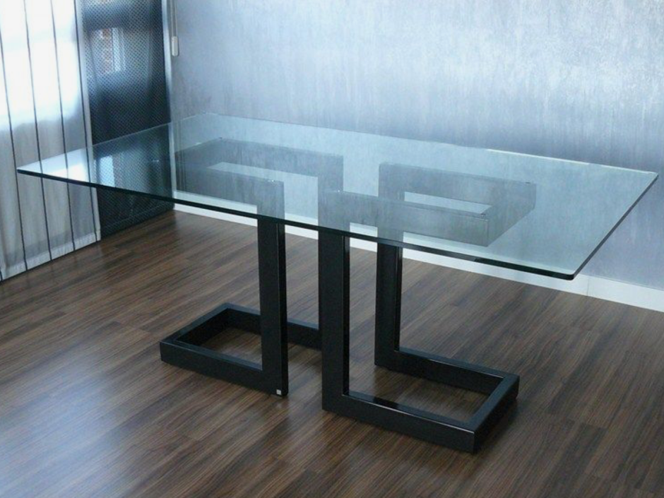 Стол из профильной трубы и стекла