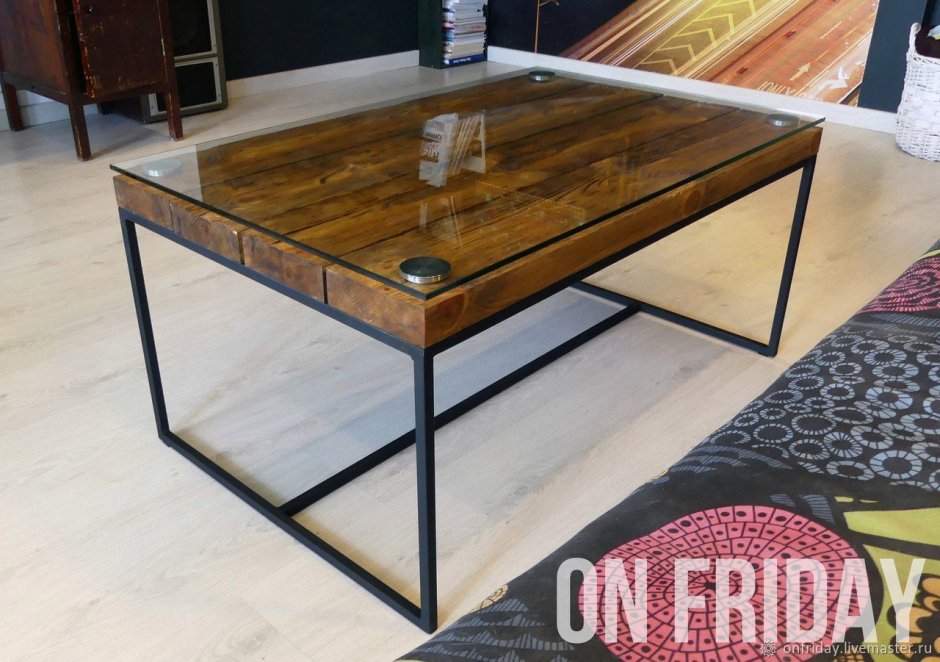 Стеклянный столик