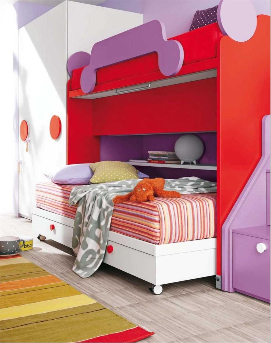 Детская комната в Красном цвете