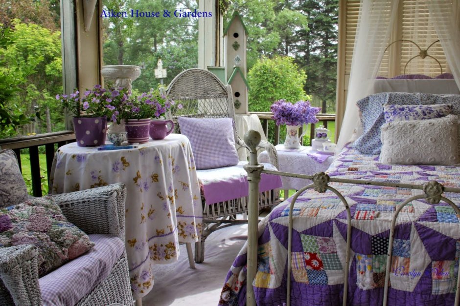 Лавандовый цвет в интерьере дачи