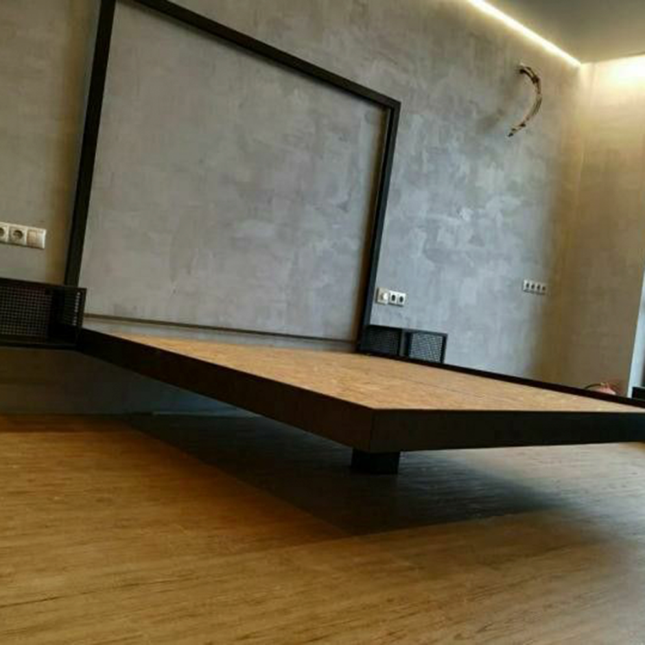 Кровать висящая в воздухе