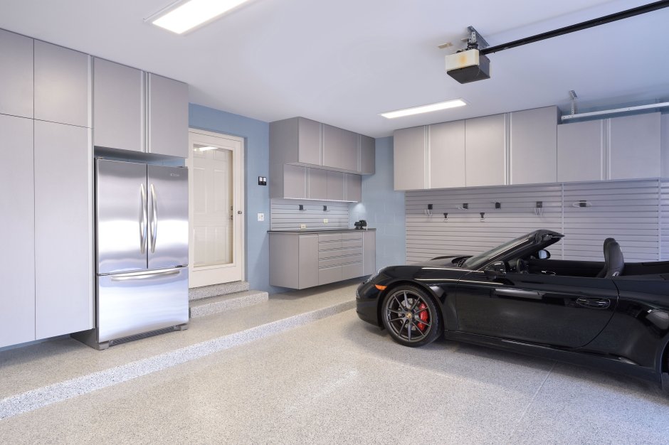 Минималистичный интерьер гаража