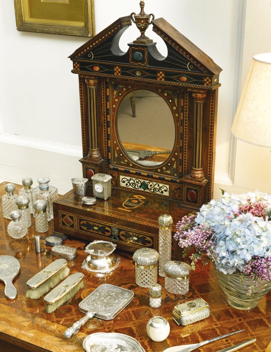 Туалетный столик антикварный