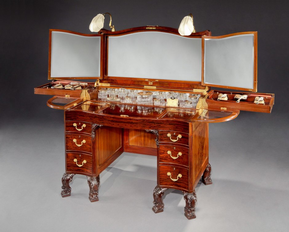 Старинные дамские столики