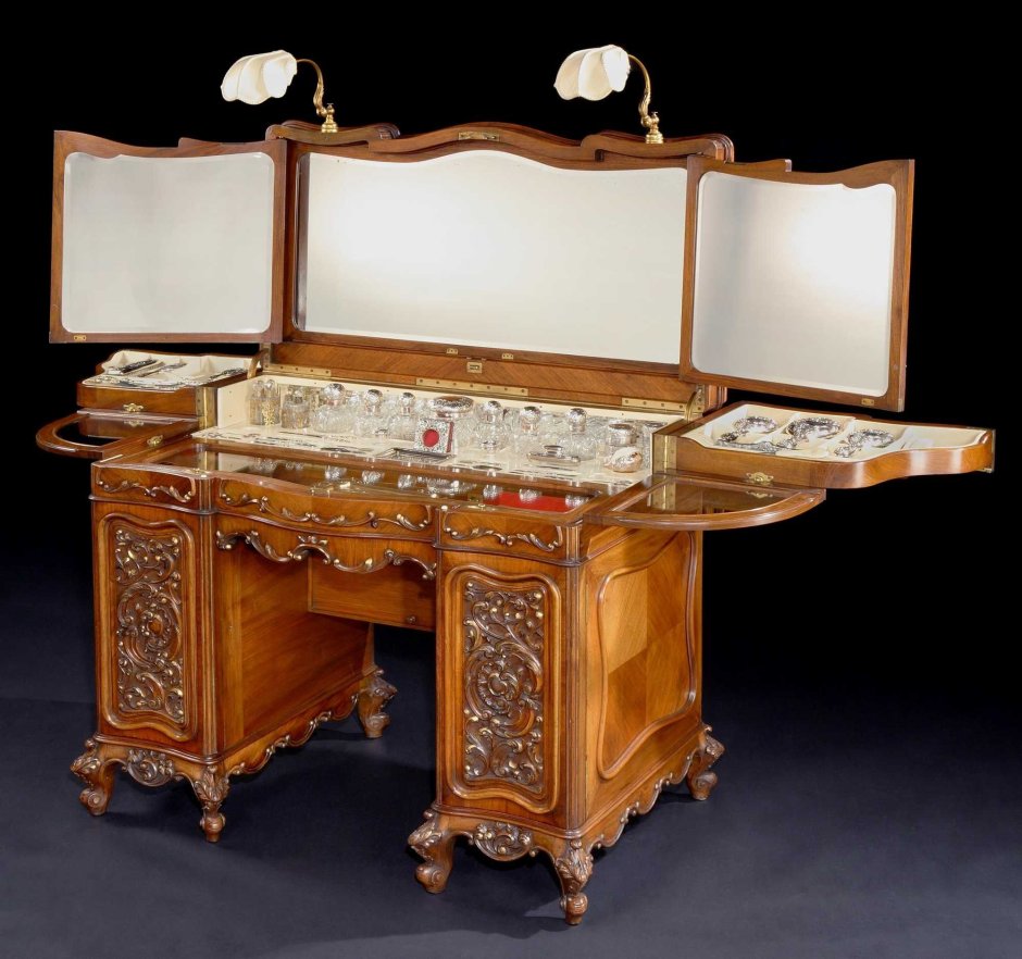 Туалетный столик антикварный