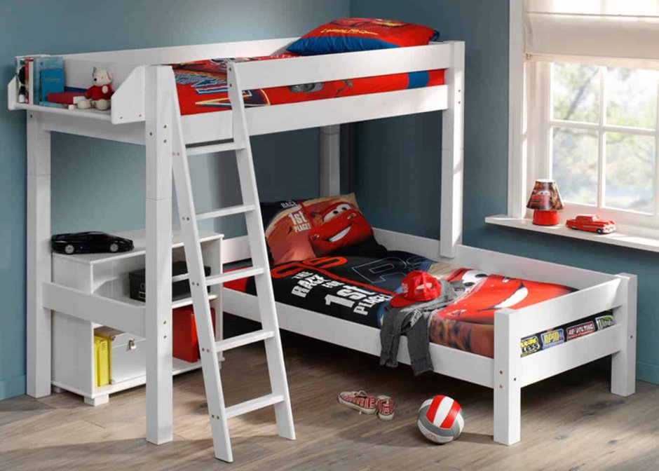 Угловая двухъярусная кровать