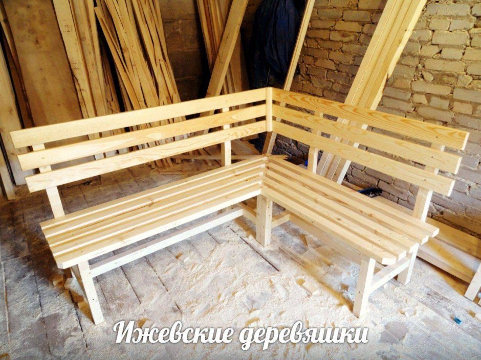 Диван из дерева