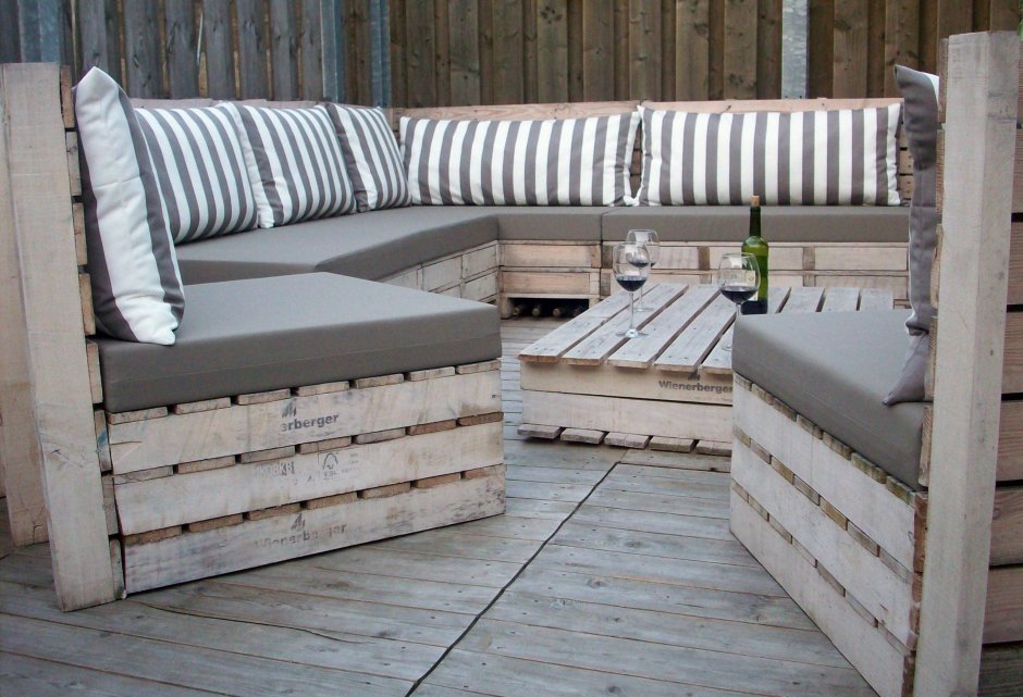 Диван на веранду