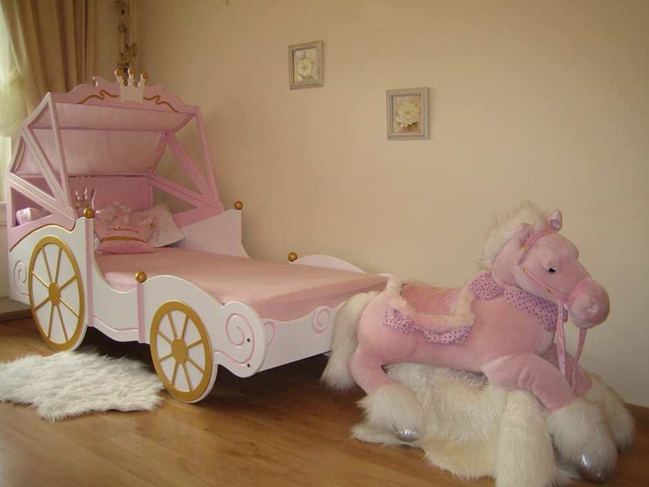 Кроватка карета для девочки